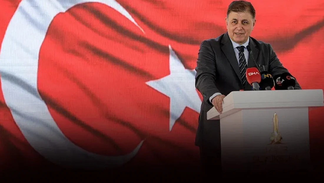 Başkan Tugay’dan 29 Ekim mesajı:'Cumhuriyet, bir ülkenin küllerinden yeniden doğuşudur, karanlığa meydan okuyuşudur'