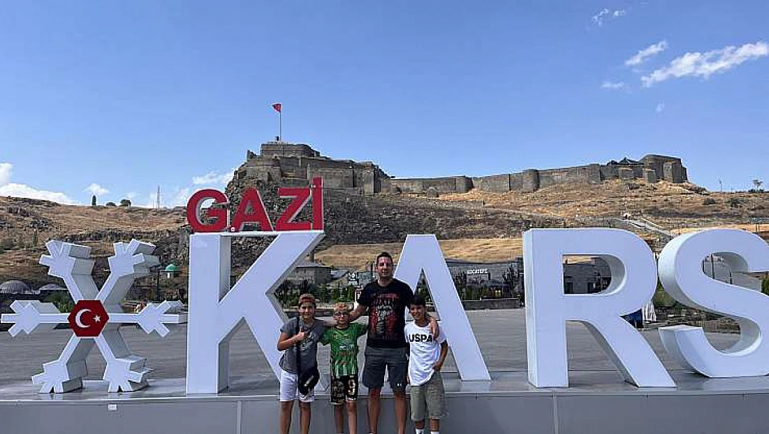 Bostanlıspor’un minik muaythai sporcuları Türkiye Şampiyonası’nda ringde
