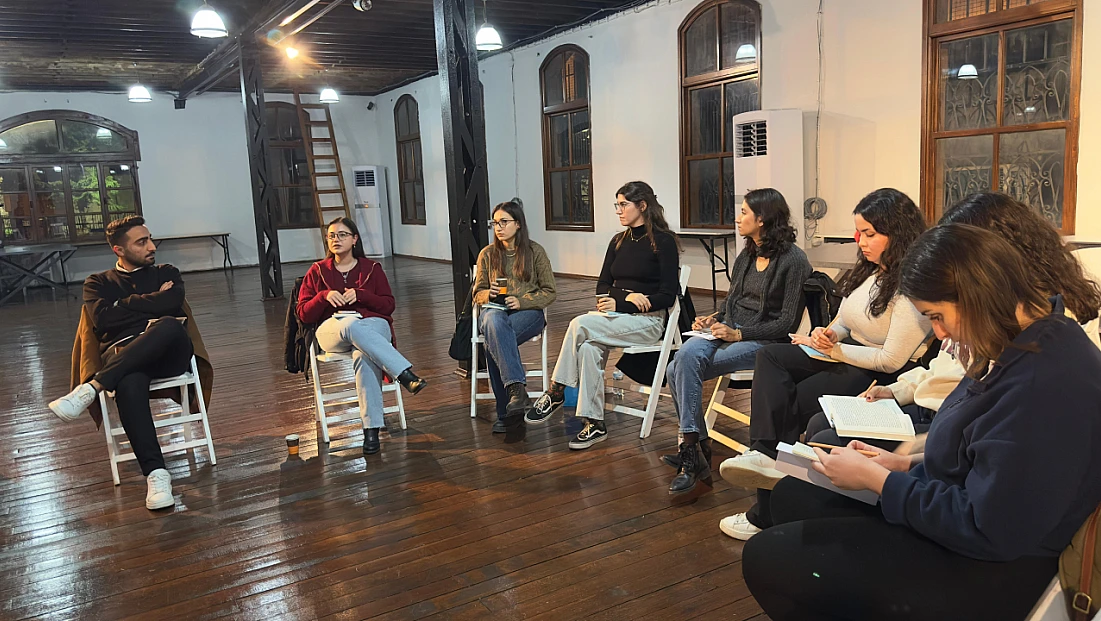 İzmirli gençler, 'Portobello Cadısı' kitabını okuyacak