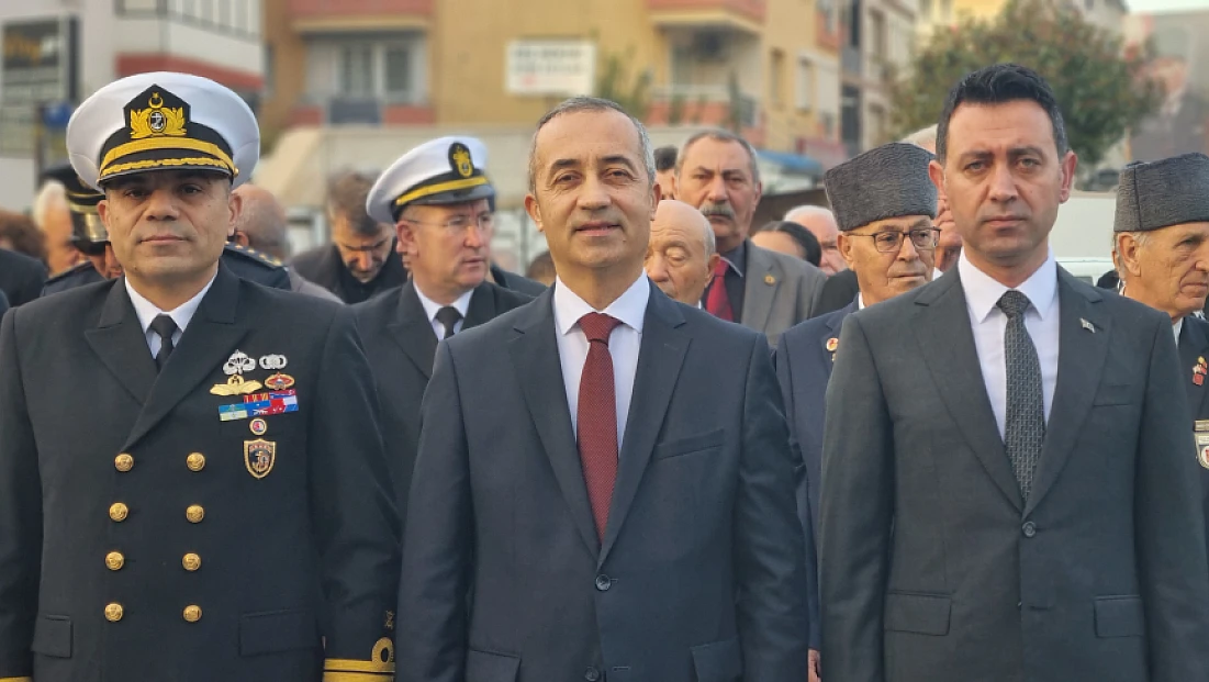 Bayraklı'da 10 Kasımda Ata'ya saygı nöbeti