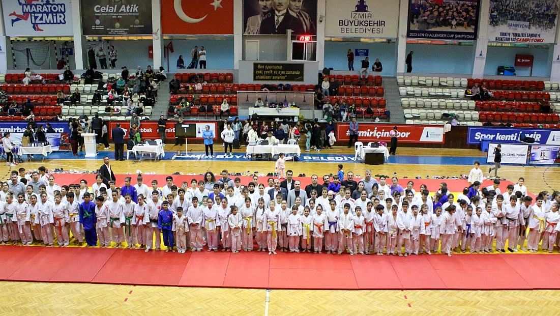 Minik sporcular Cumhuriyet bayramı için ter döktü