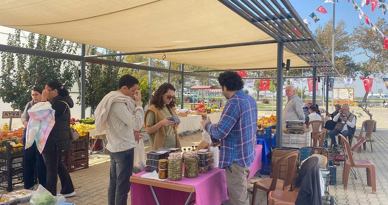 Efes tarlası yaşam köyünde hem üretici hem tüketici memnun