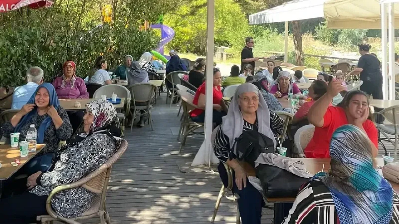 İzmir Büyükşehir Belediyesi'nden Ödemişli afetzedelere moral gezisi