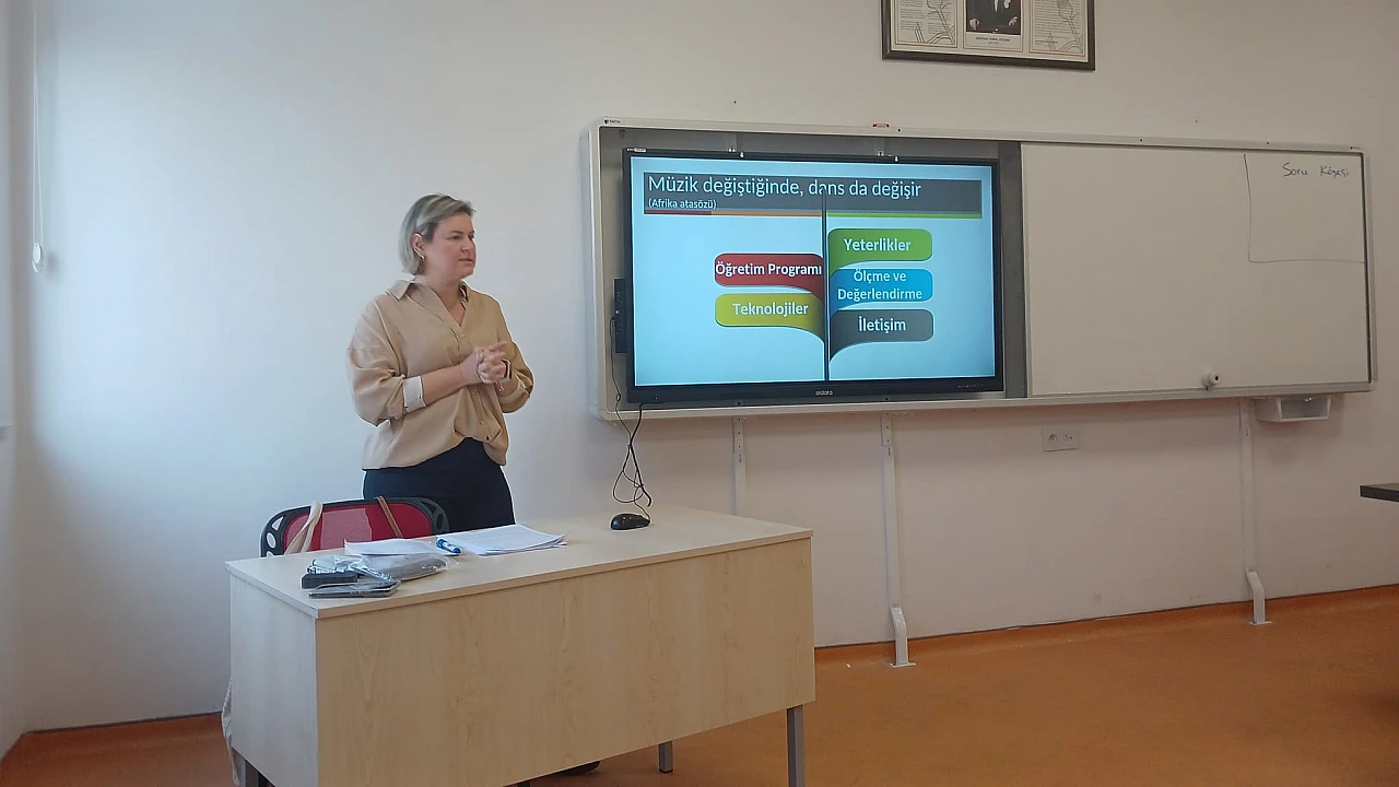 İzmir'de Harezmi eğitim modeli öğretmen eğitimleri başladı