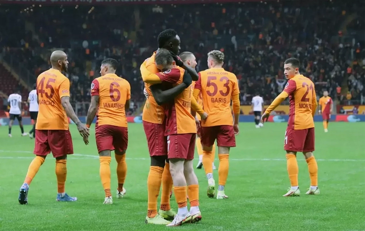 Galatasaray'ın UEFA kadrosu güncellendi: İşte listeye eklenen ve çıkarılan isimler
