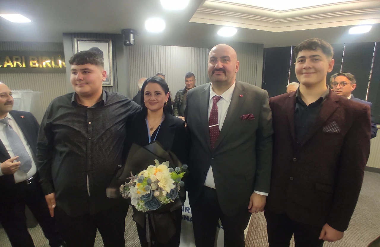 İZMİR FIRINCILAR ODASI'NDA RÖVANŞI DA KEMAL SIRTI ALDI