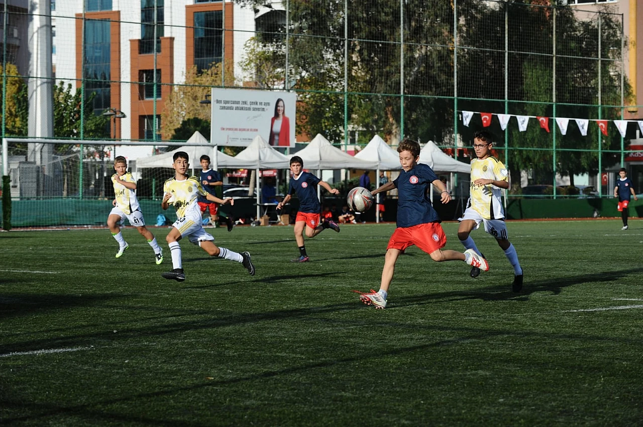 Atatürk'ün çocukları Cumhuriyet kupası için sahaya çıktı