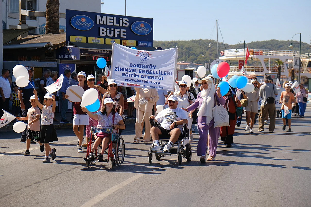 Ayvalık'ta 33. engelliler kültür, sanat ve spor etkinlikleri başladı