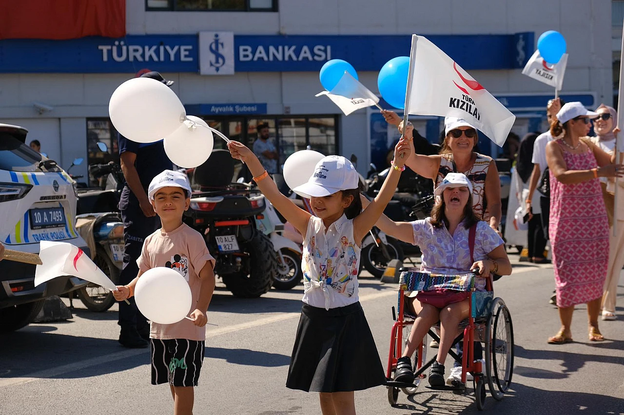 Ayvalık'ta 33. engelliler kültür, sanat ve spor etkinlikleri başladı