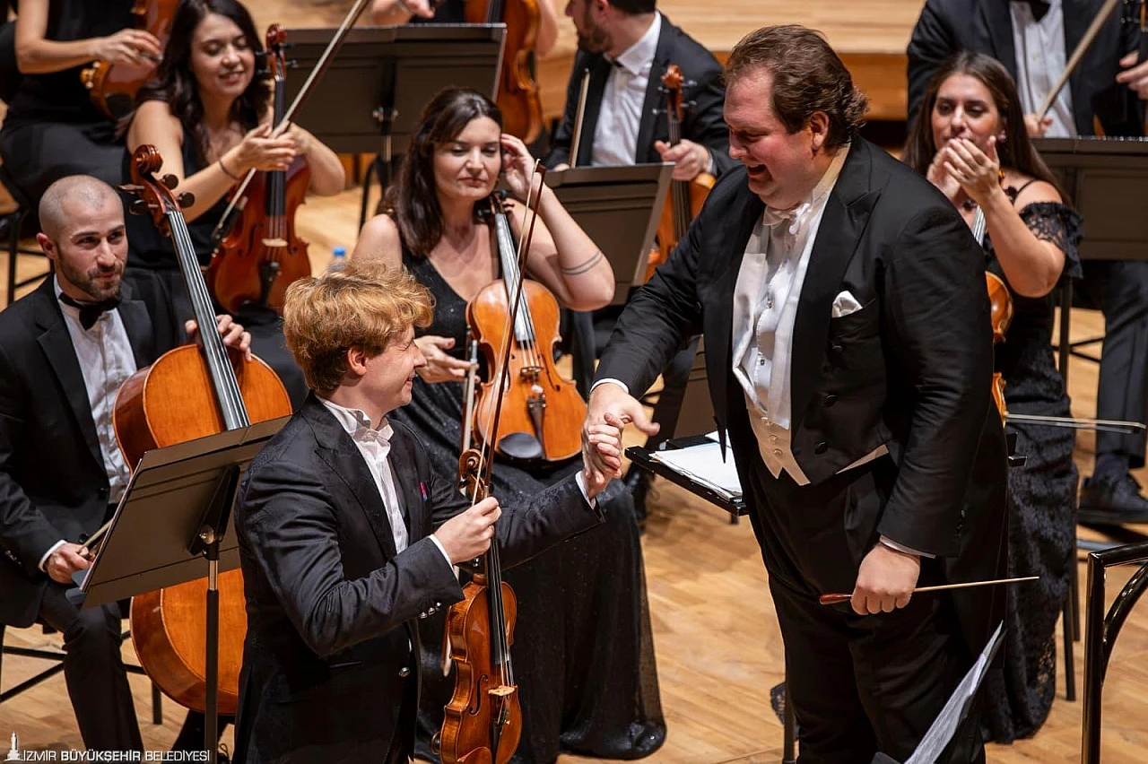 İzmir'de unutulmayacak klasik müzik gecesi: İzmir Oda Orkestrası konseri