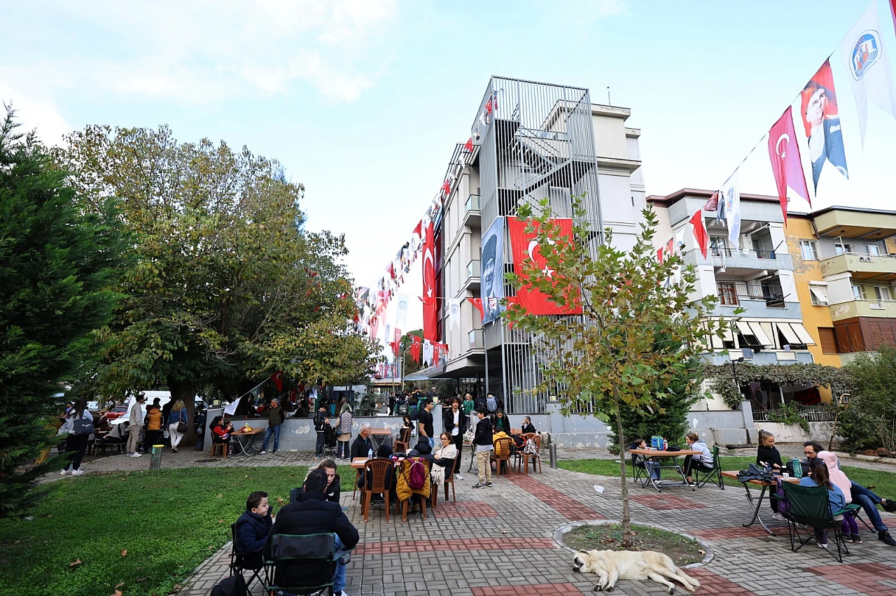 Efes Selçuk'ta 'Ataya Saygı' satranç turnuvası başladı