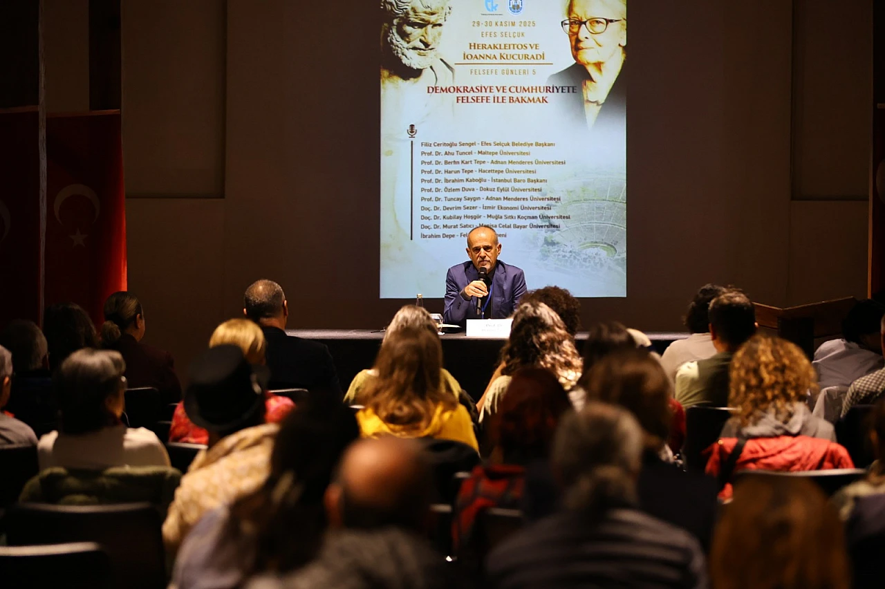 Efes Selçuk'ta Herakleitos ve İoanna Kuçuradi Felsefe günleri başladı