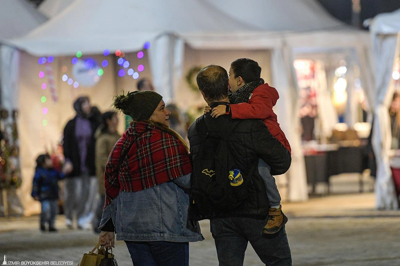 Kültürpark yeni yıl ruhuyla aydınlandı