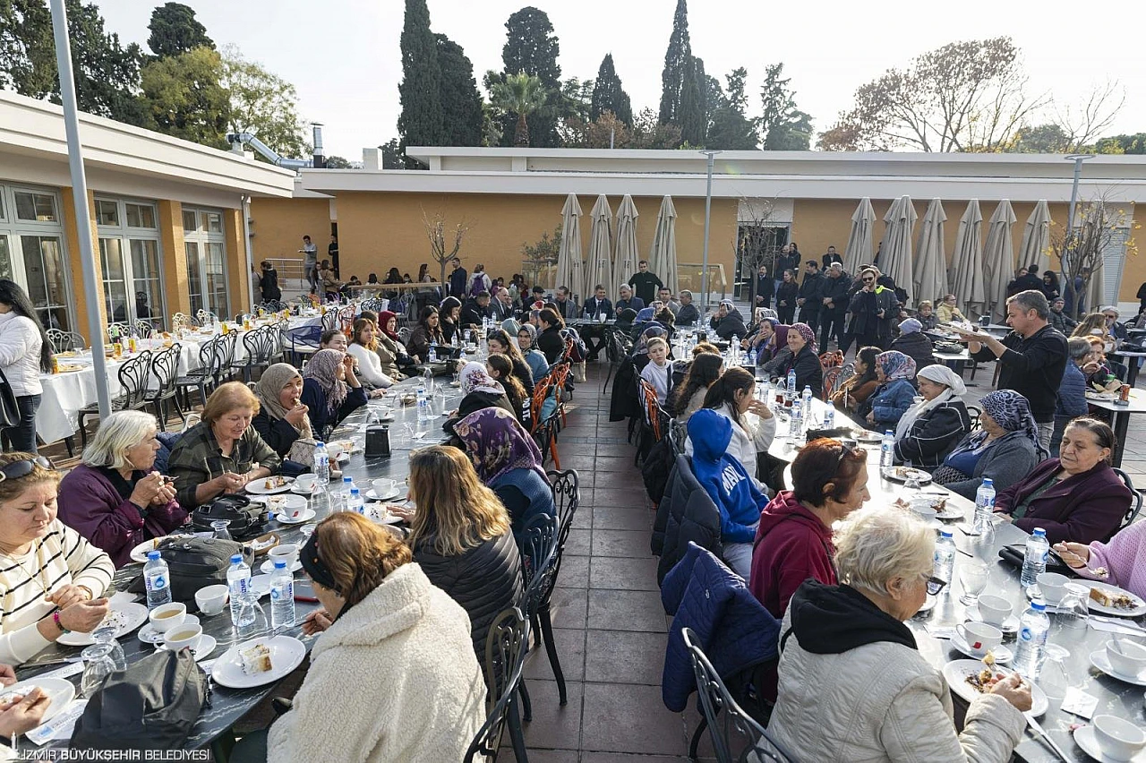 Başkan Tugay, Göl Gazinosu'nda Beydağlı kadınlarla buluştu