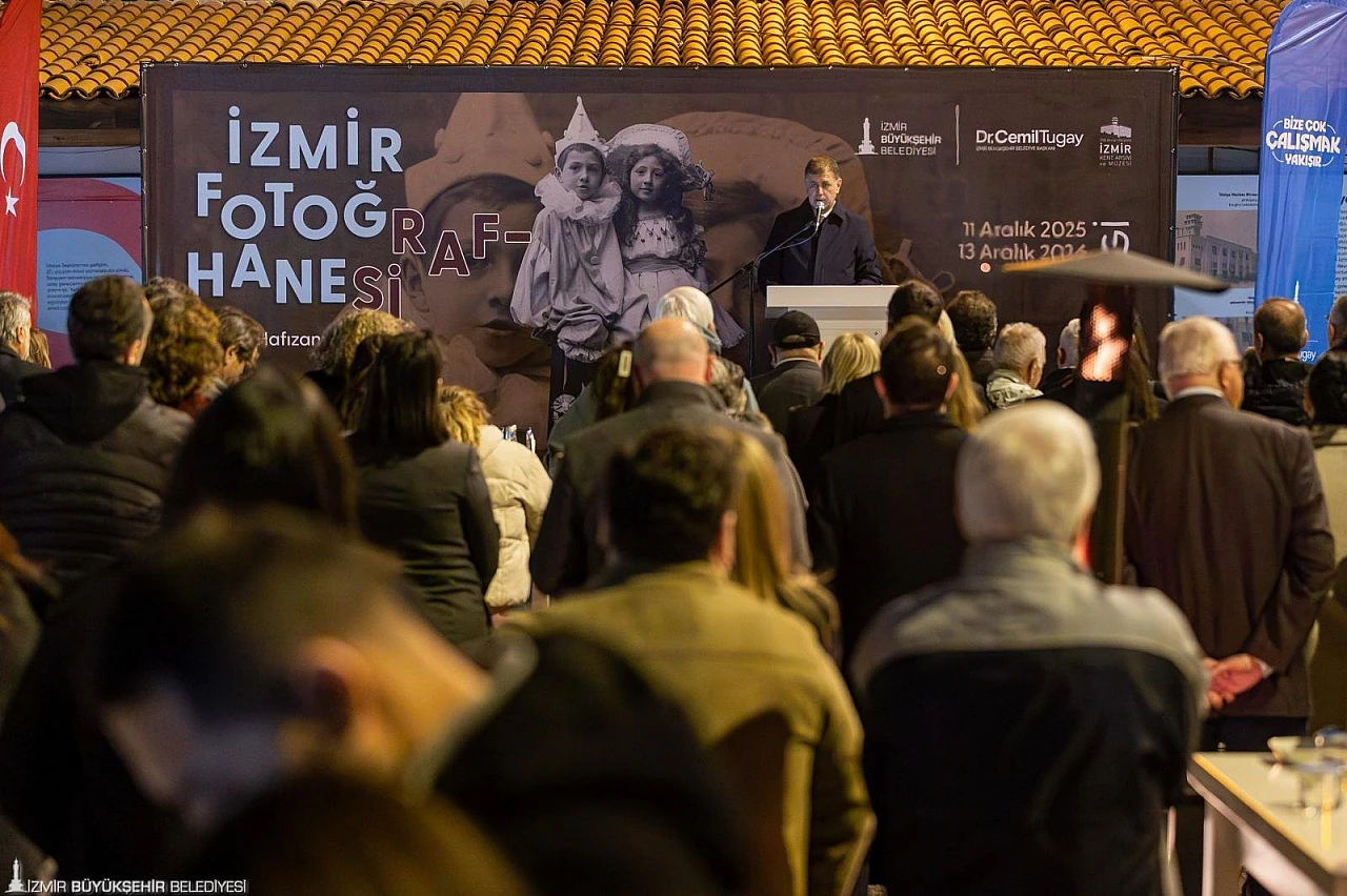 İzmir'in fotoğraf tarihine ışık tutacak sergi açıldı