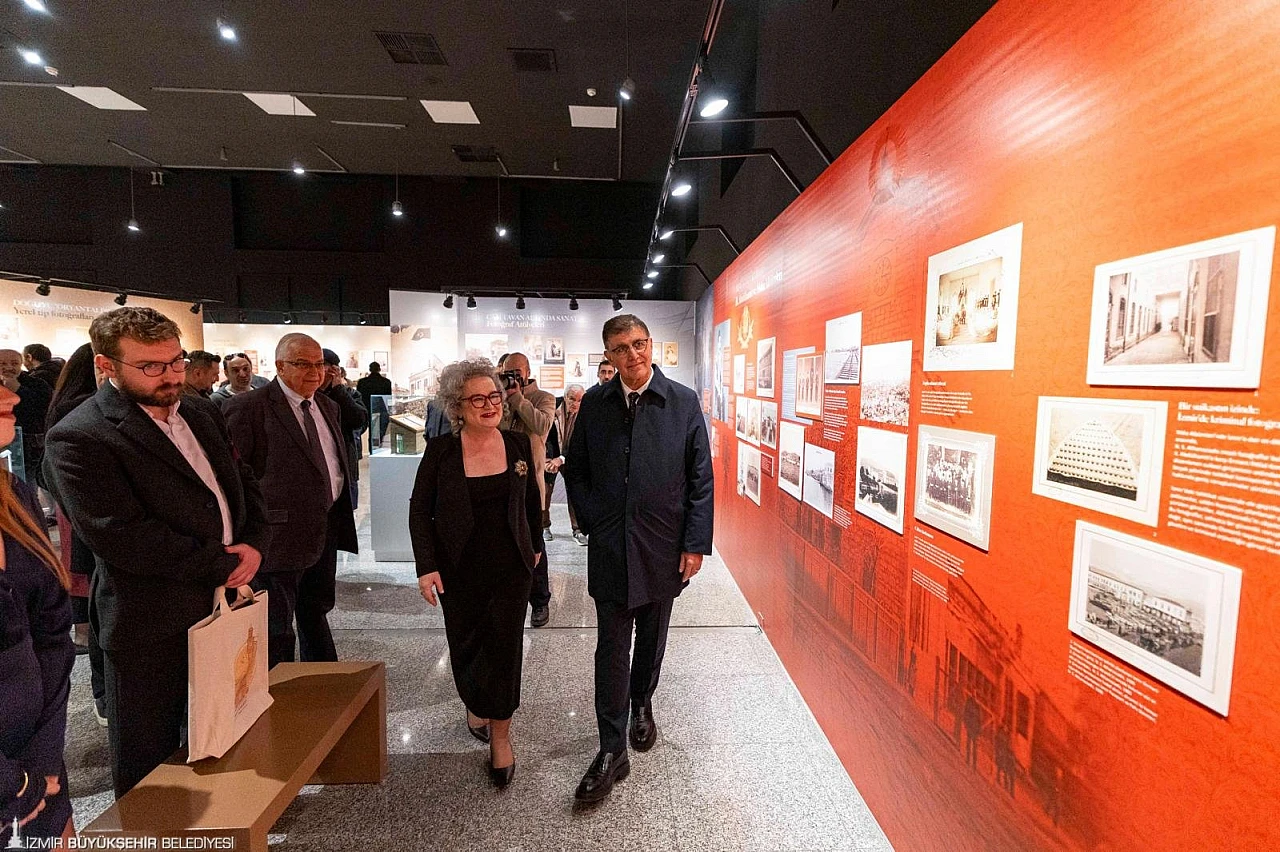 İzmir'in fotoğraf tarihine ışık tutacak sergi açıldı