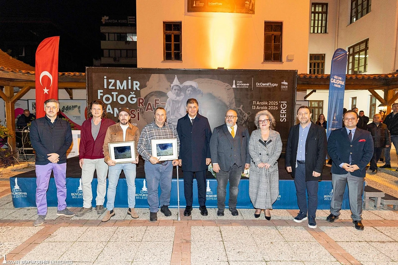 İzmir'in fotoğraf tarihine ışık tutacak sergi açıldı