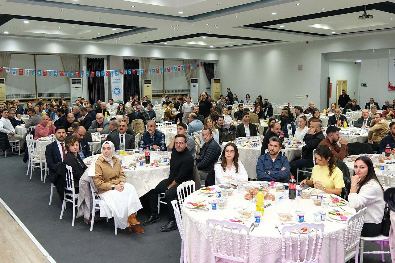 Menemen'de iş dünyası buluşması: 25 bin hemşehriye istihdam sağlandı