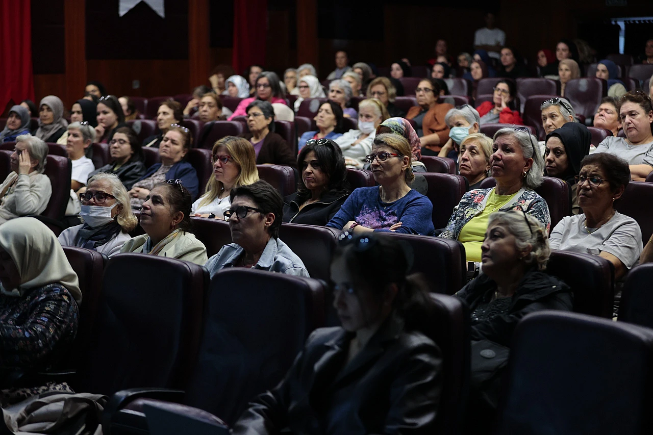 Konak'ta Meme Kanseri farkındalık ayı seminerleri tamamlandı