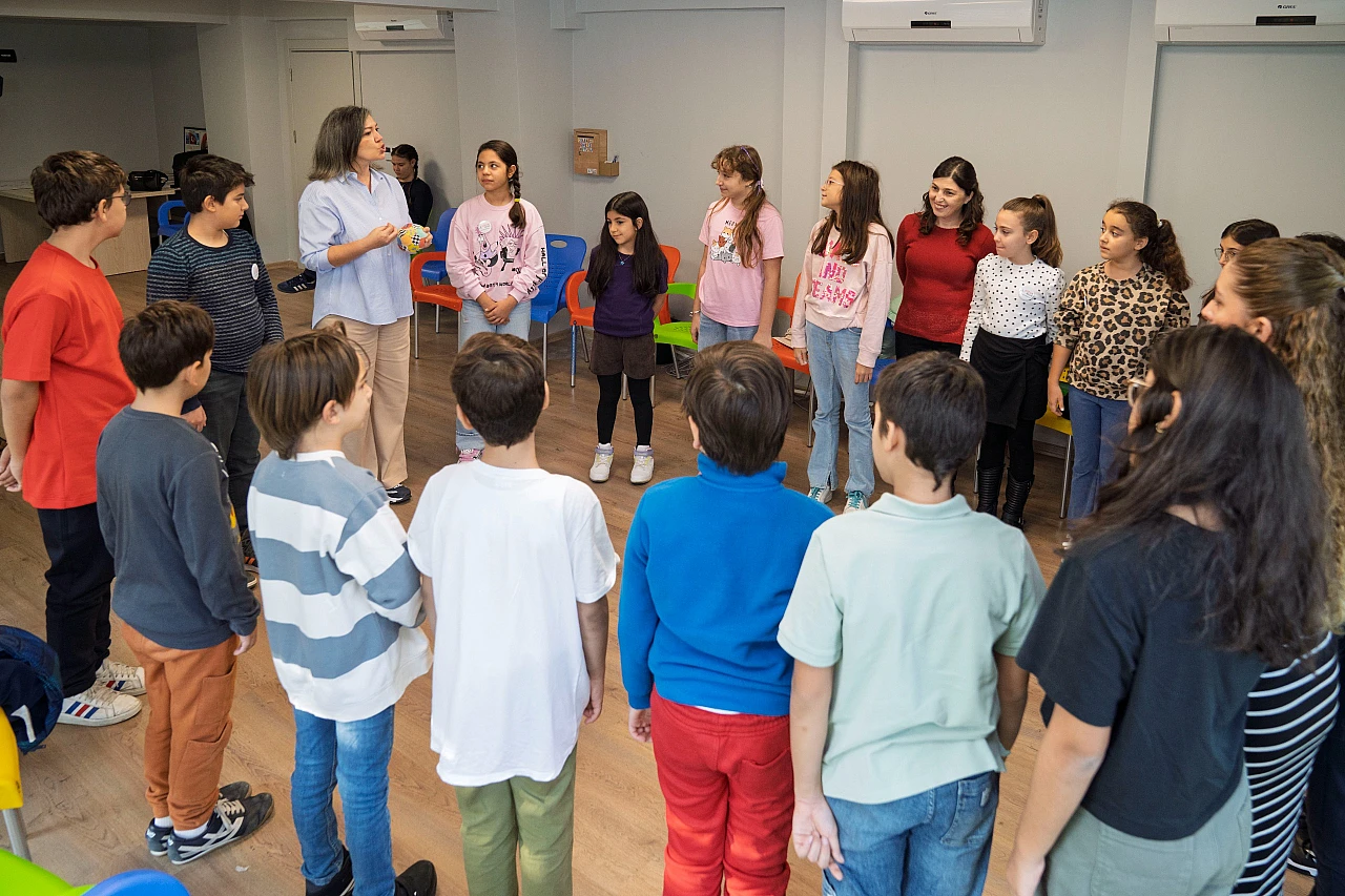 İzmir Büyükşehir Belediyesi çocuk meclisi göreve başladı