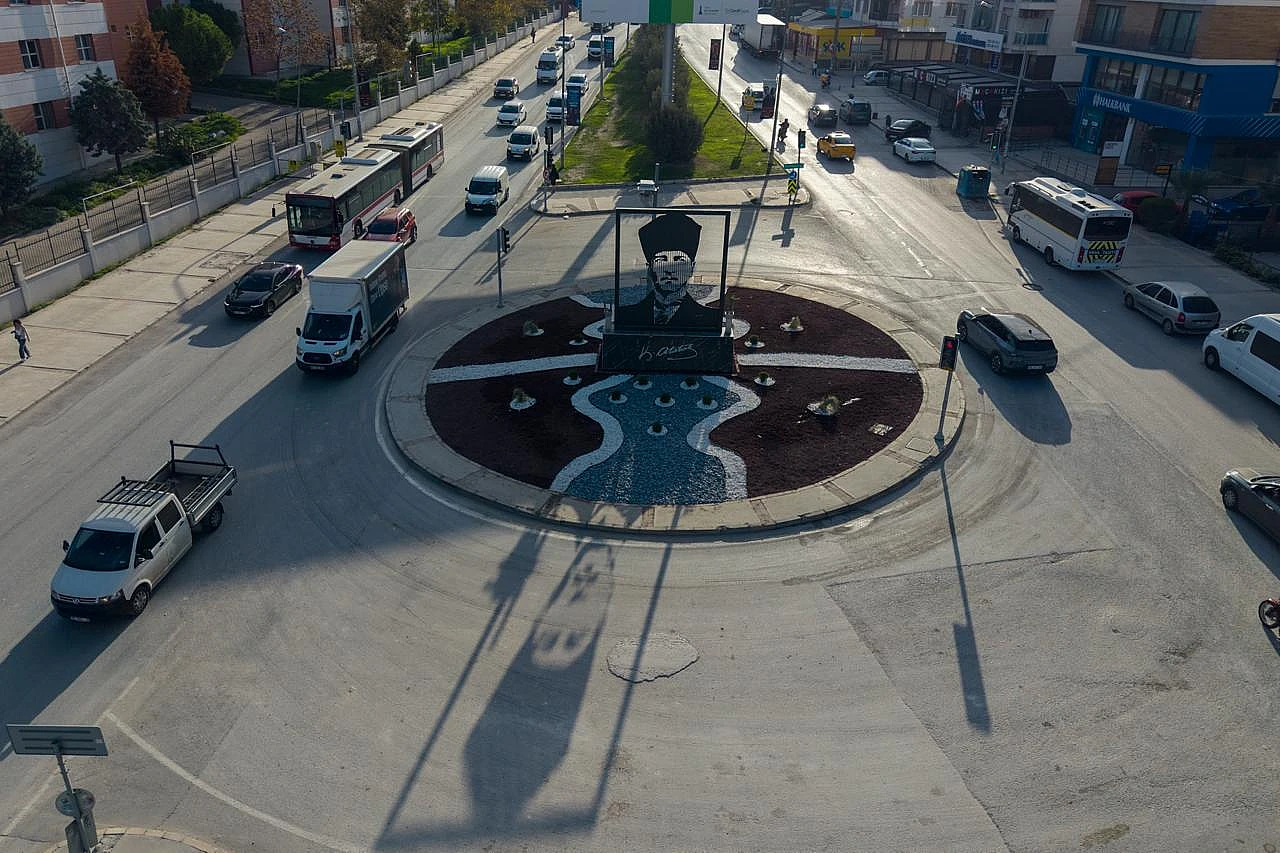 Buca'da kurakçıl peyzaj ile yeşil alanlarda büyük dönüşüm