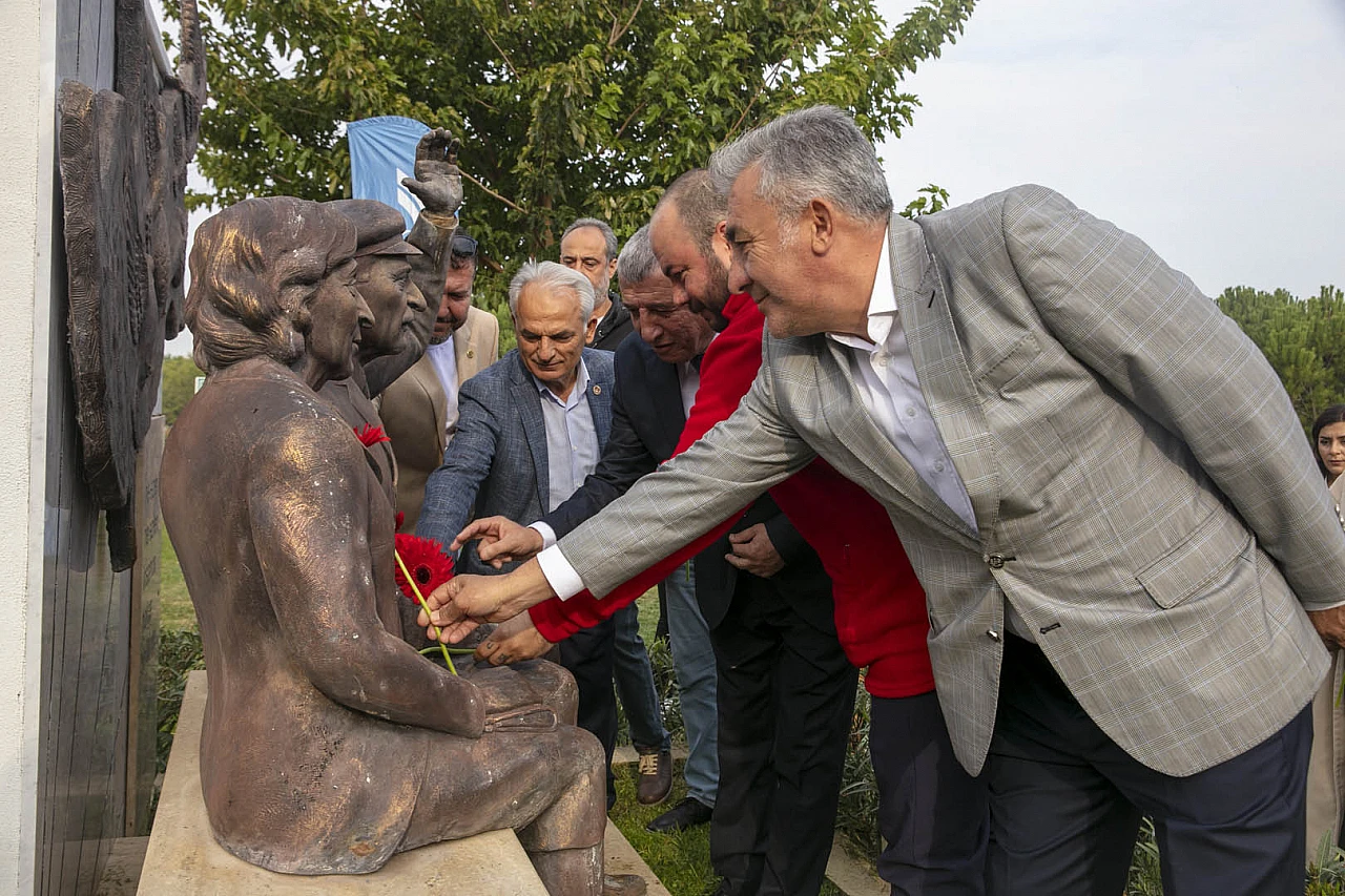 'Karaoğlan' Bülent Ecevit, vefatının 19. Yılında Güzelbahçe'de anıldı
