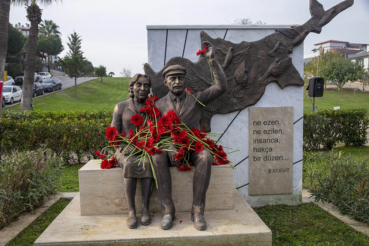 'Karaoğlan' Bülent Ecevit, vefatının 19. Yılında Güzelbahçe'de anıldı