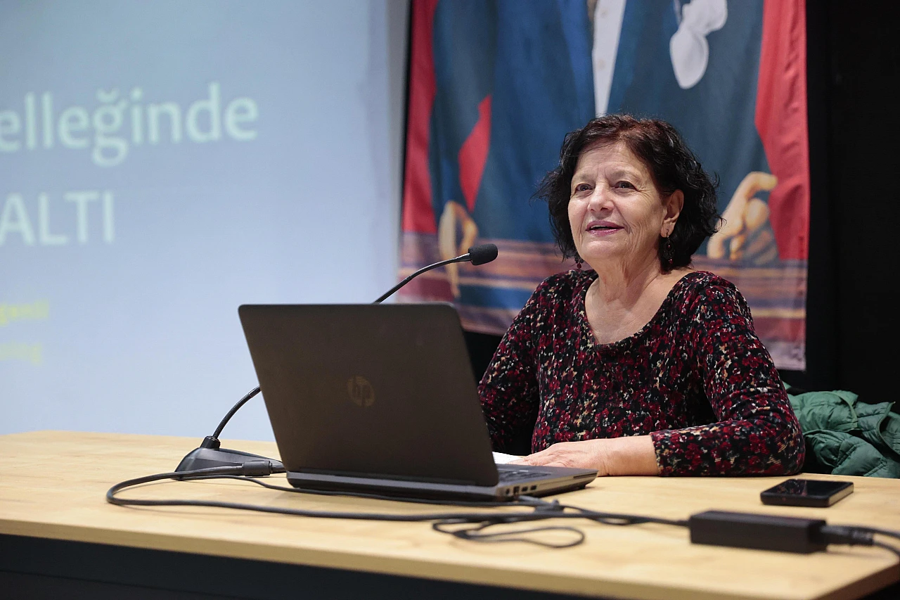 Kemeraltı'nın kent kimliği Konak Belediyesi kültürel miras söyleşilerinde ele alındı