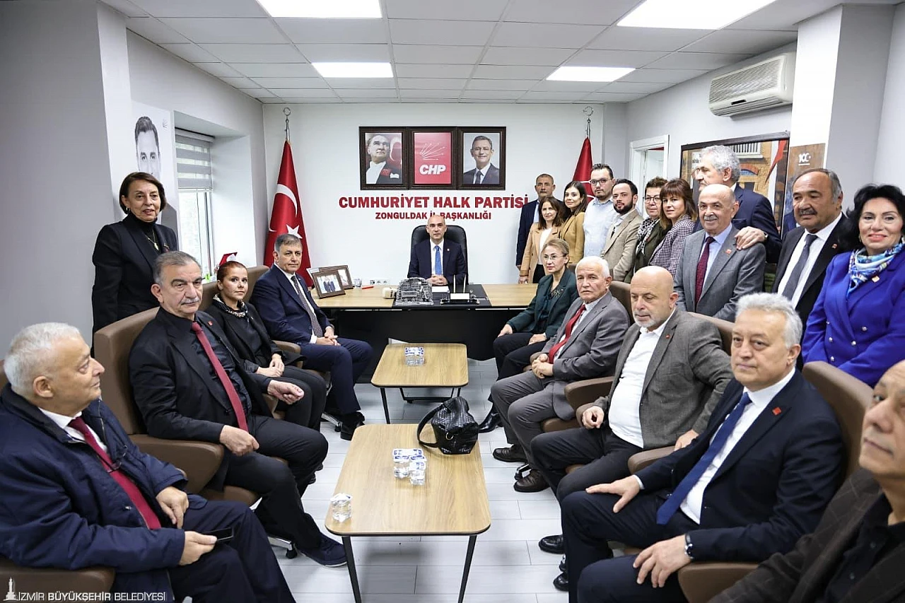 Başkan Cemil Tugay: 'Sağlık alanında yerel yönetimlere daha fazla yetki verilmeli'