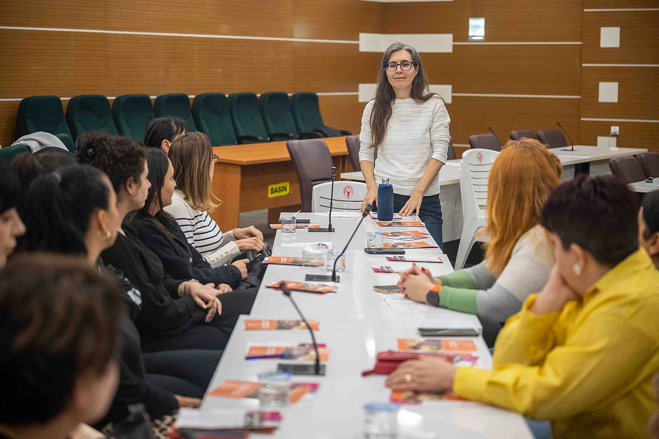 Bornova Belediyesi'nden kadınların insan hakları için güçlü adım
