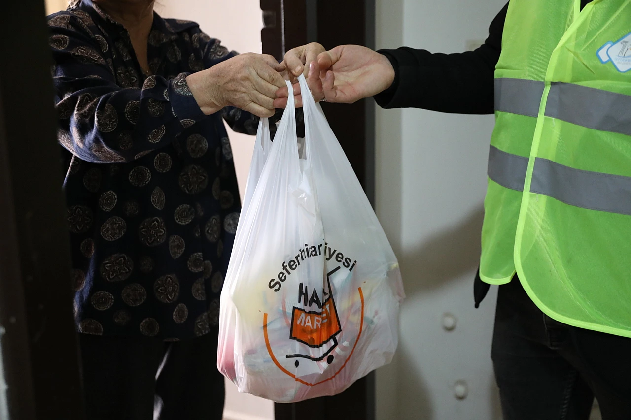 Seferihisar'da yeni yıl dayanışmayla karşılanıyor