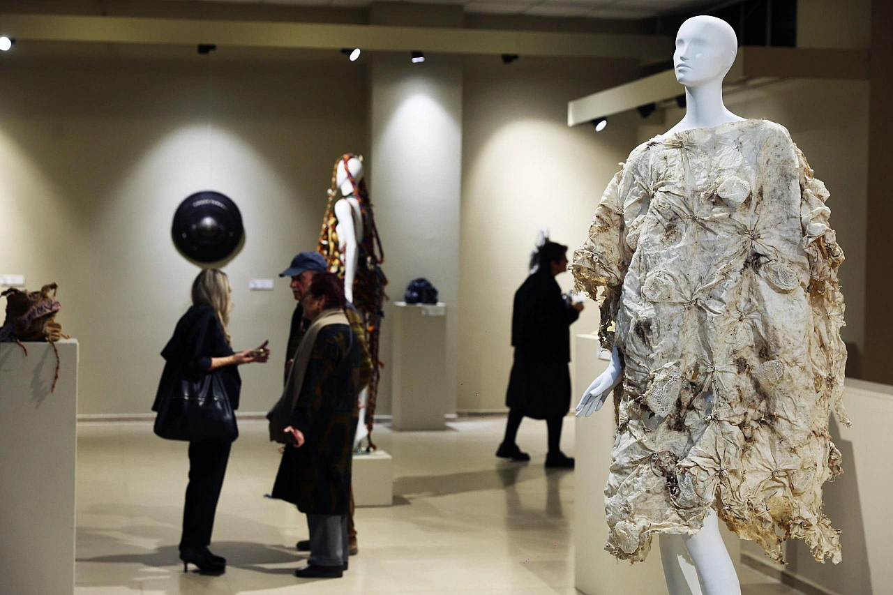 '50. Yılda Tekstilde Yeni Vizyonlar' sergisi ve Cengiz Çekil paneli sanatseverlerle buluştu