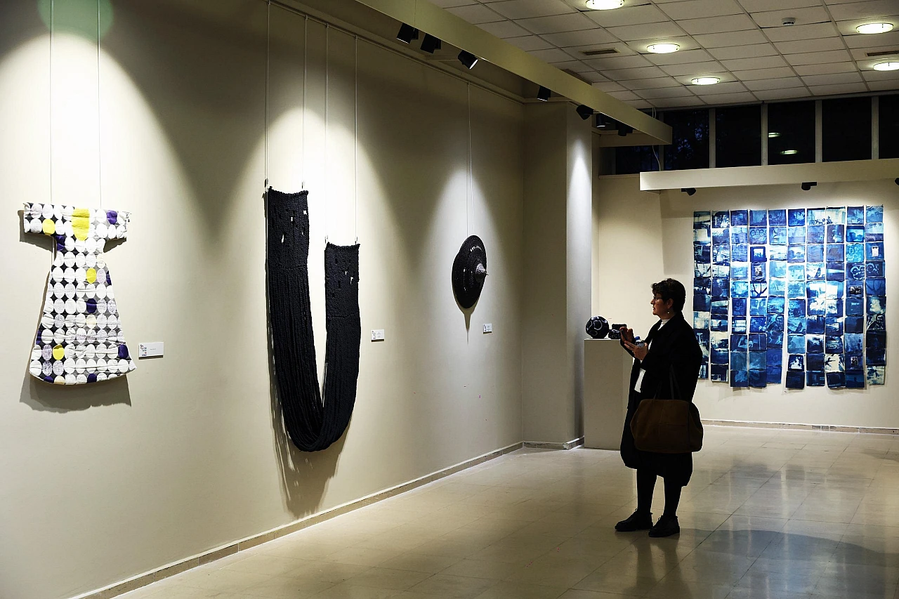 '50. Yılda Tekstilde Yeni Vizyonlar' sergisi ve Cengiz Çekil paneli sanatseverlerle buluştu