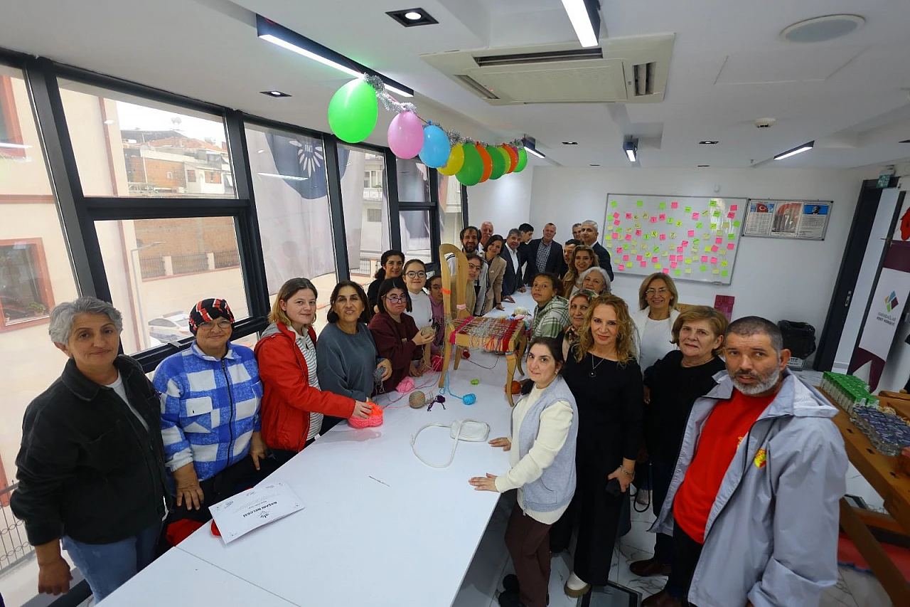 Karabağlar'da engeller tasarımla aşıldı