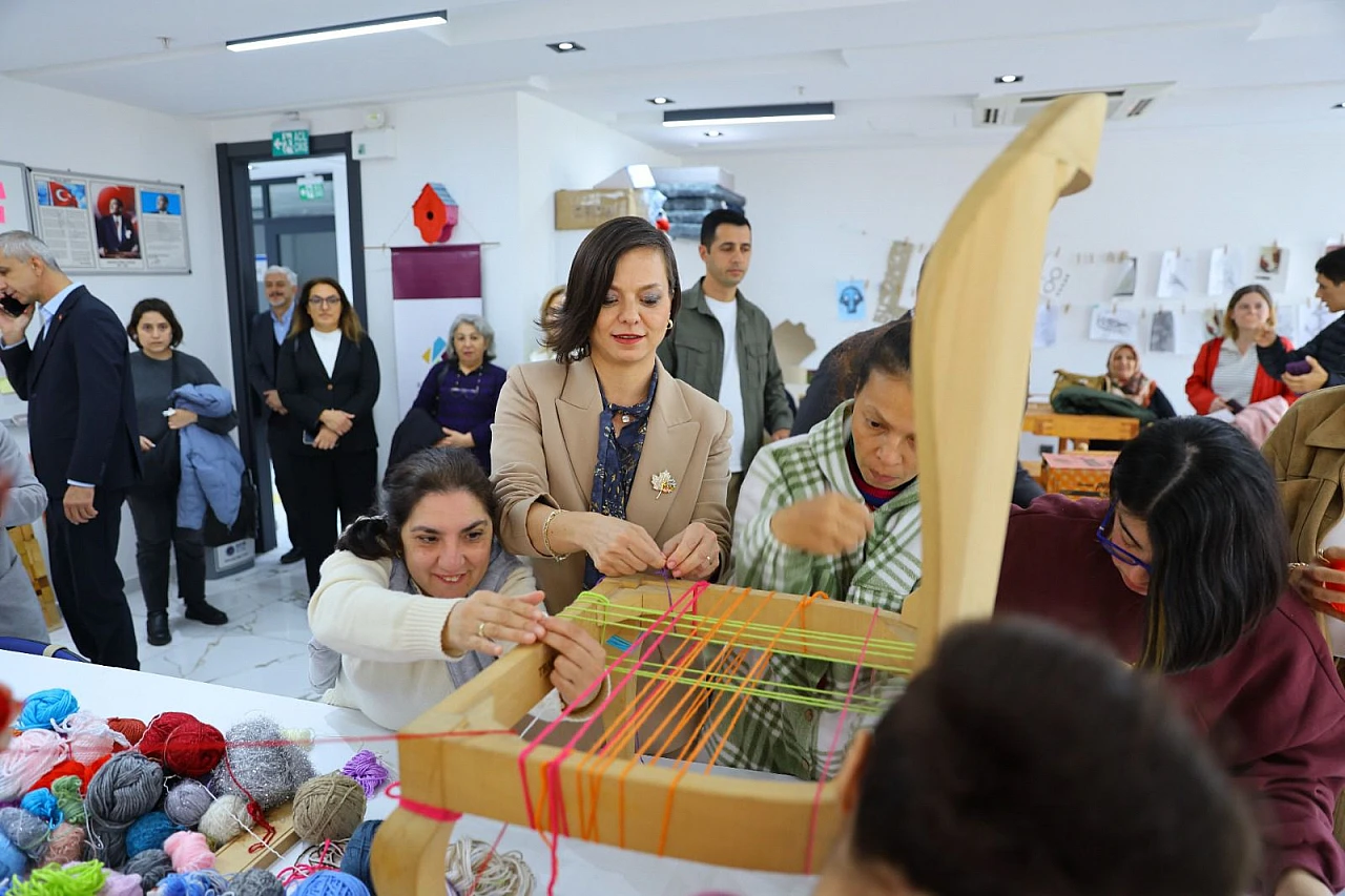 Karabağlar'da engeller tasarımla aşıldı