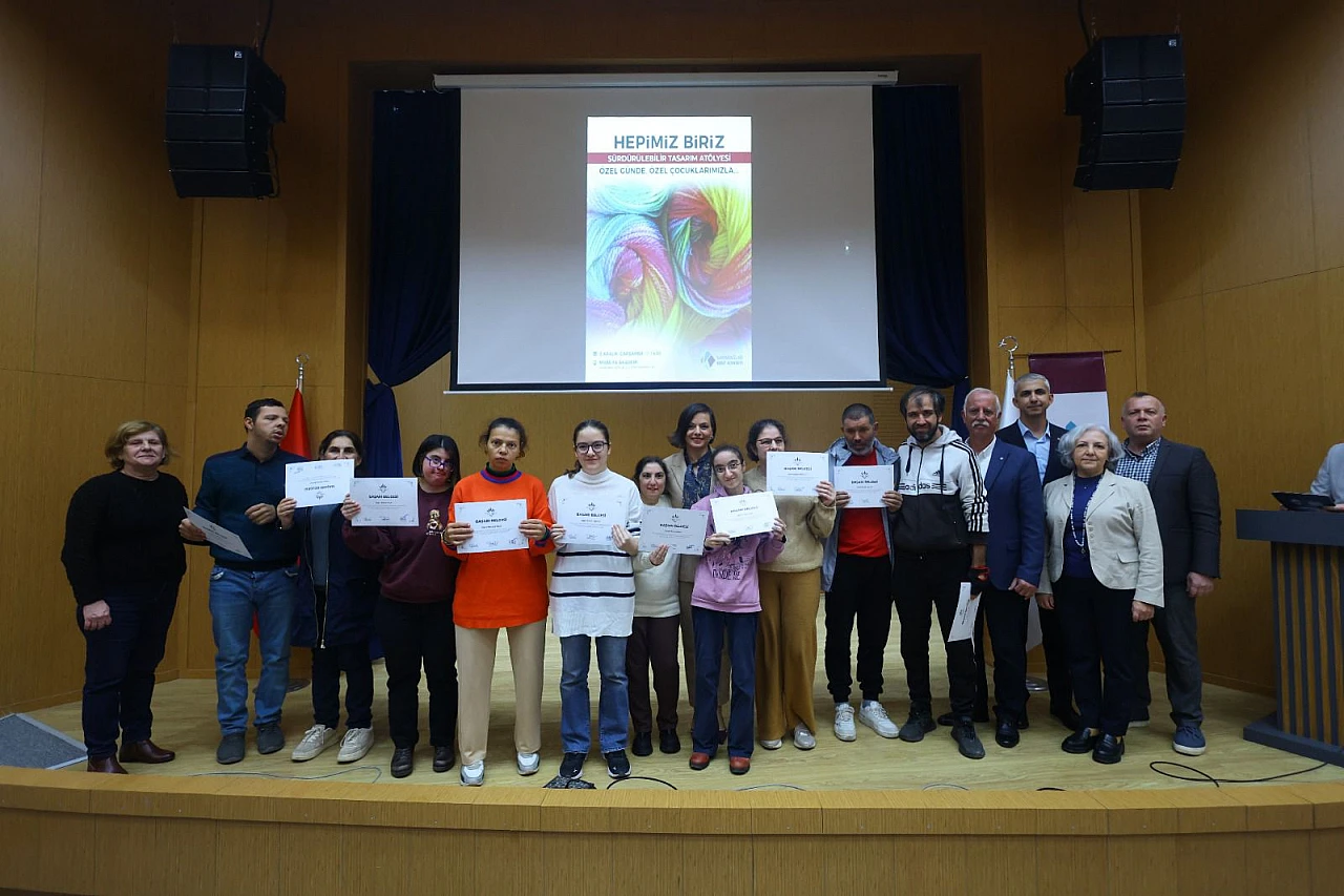 Karabağlar'da engeller tasarımla aşıldı