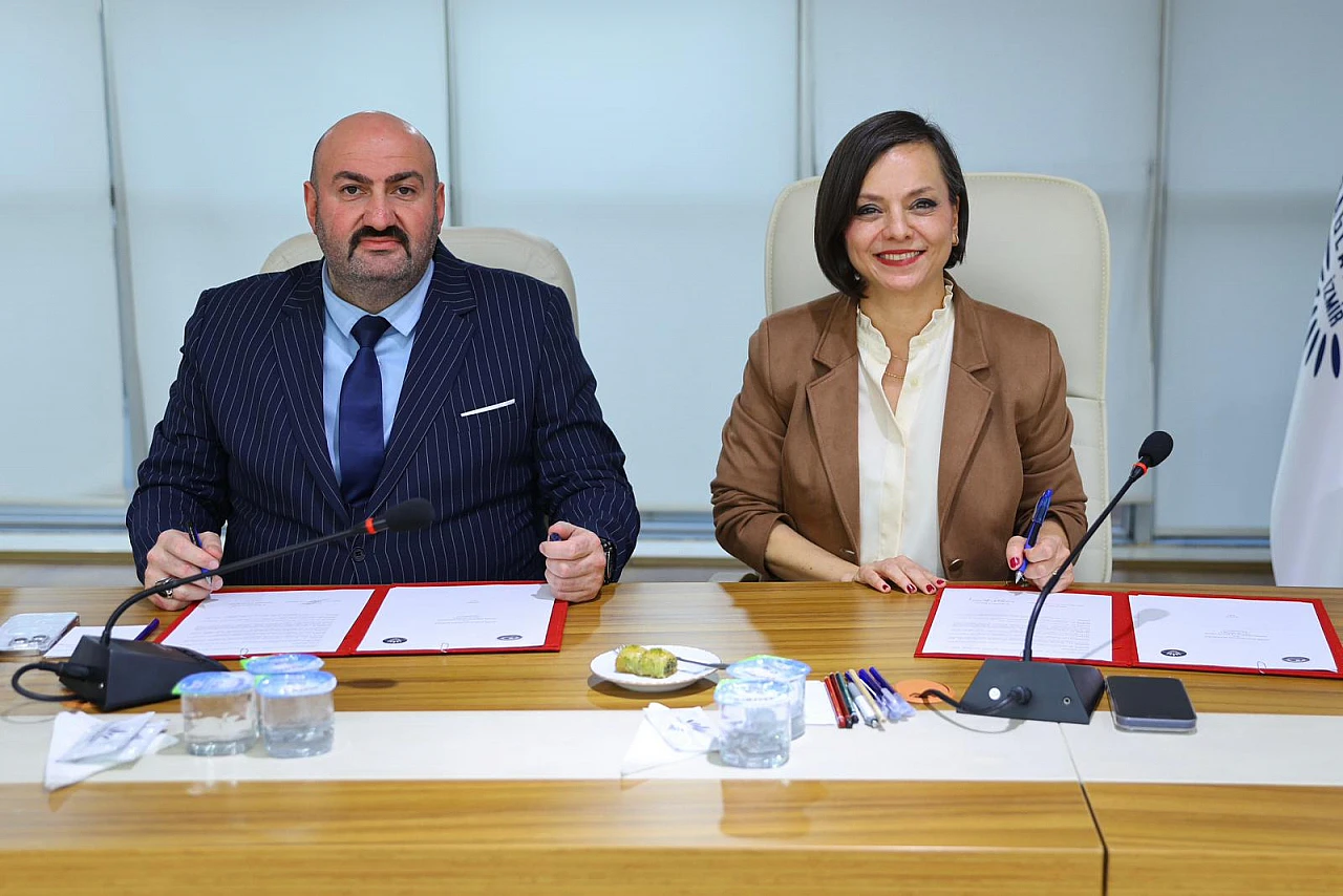 Karabağlar'da dayanışma büyüyor: Askıda ekmek protokolü hayata geçti