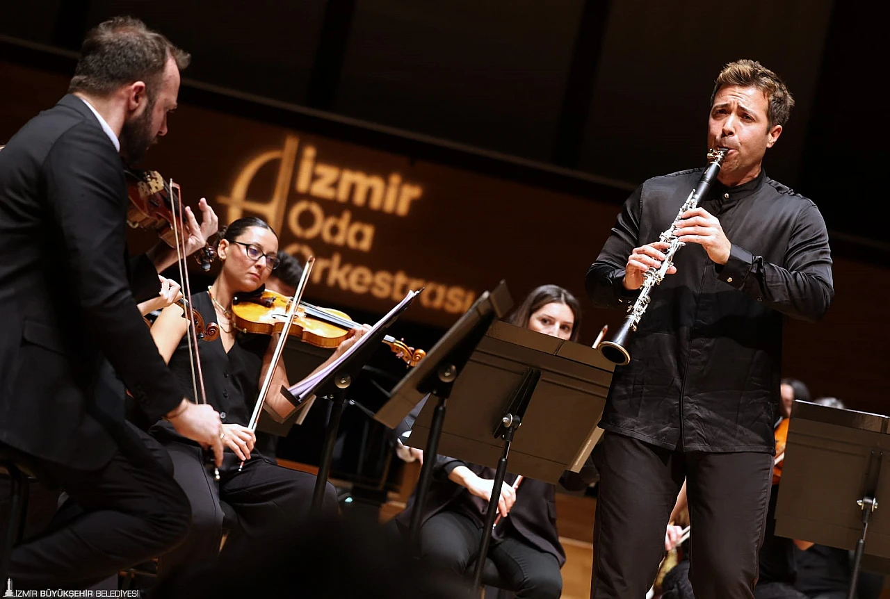 İzmir Oda Orkestrası, dünyaca ünlü klarnet sanatçısı Pablo Barragán ile AASM'de sahne aldı