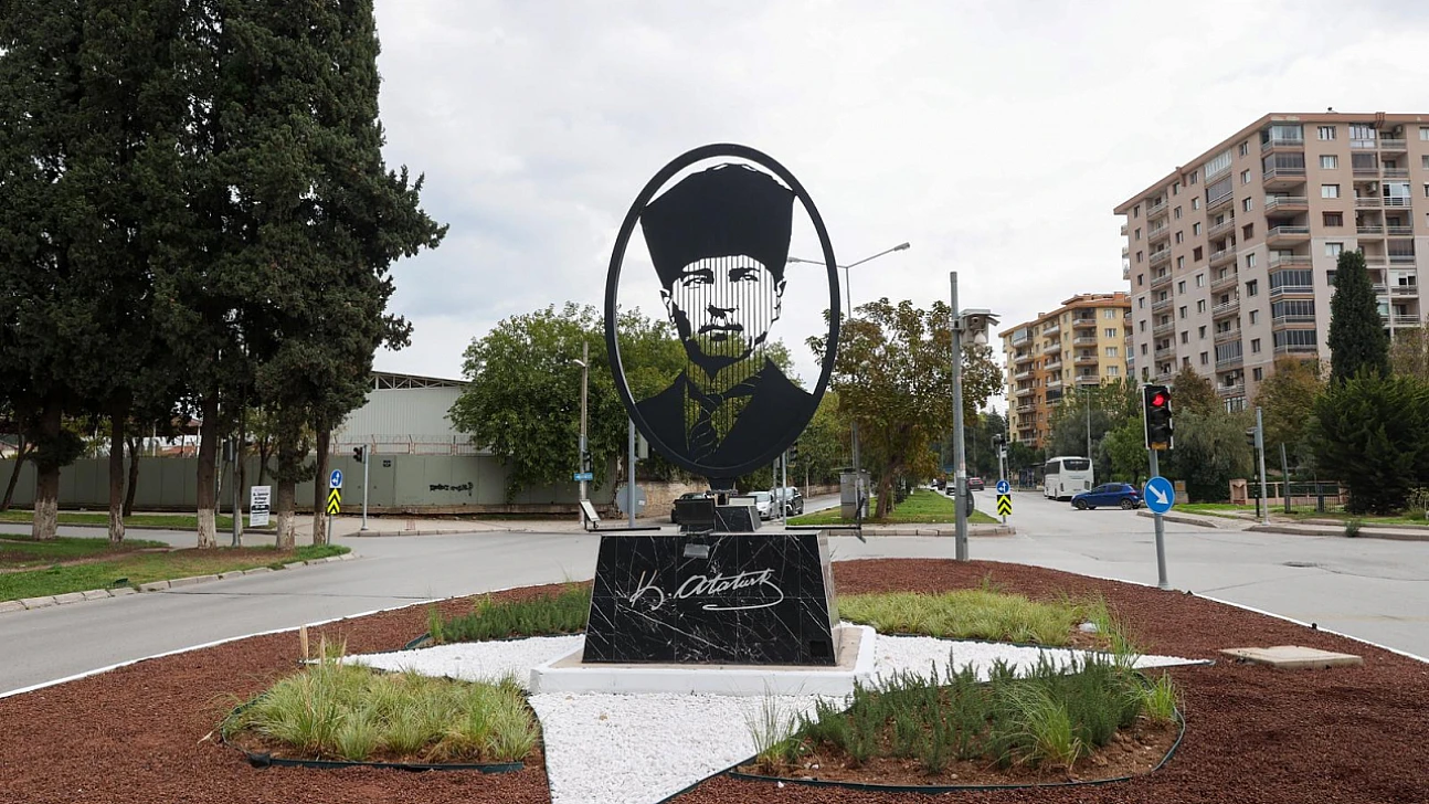 Buca'da kurakçıl peyzaj ile yeşil alanlarda büyük dönüşüm