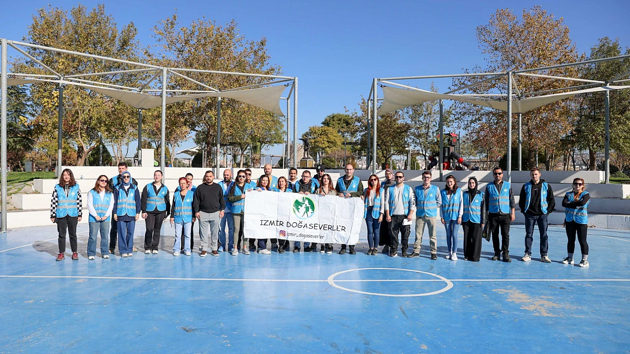 İzmirli gönüllüler doğa için el ele verdi
