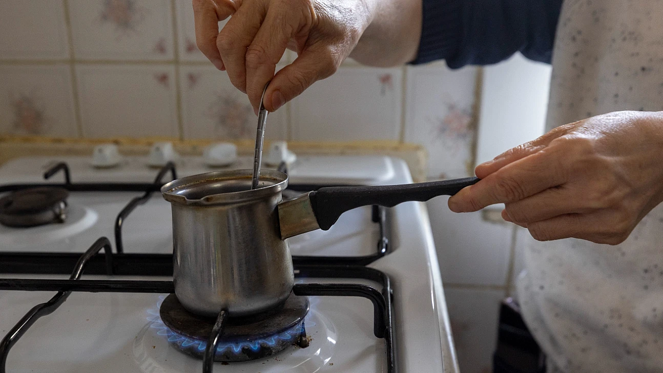 Ulubatlı'da ilk doğal gaz ateşi yandı