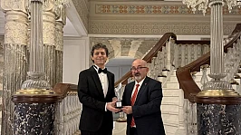 Akif Manaf'a barış ödülü!