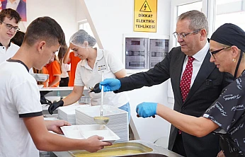 Ayvalık'ta öğrenci dostu kent lokantalarına yoğun ilgi