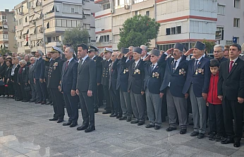 Bayraklı'da 10 Kasımda Ata'ya saygı nöbeti