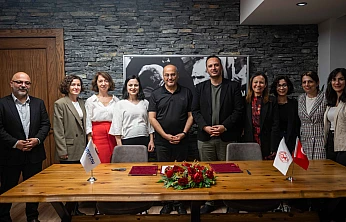 Bornova'da kadınlar ve çocuklar için güçlü iş birliği: Bornova Belediyesi ve BAYETAV protokol imzaladı