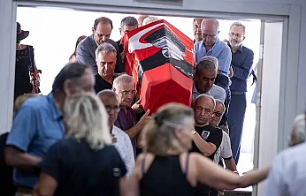 Cemil Tugay, tıp dünyasının duayeni Emel Tümbay'ı son yolculuğuna uğurladı