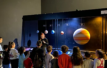 Çiğli'de 650 çocuk hayallerindeki uzayı astronomi kampüsünde çizdi