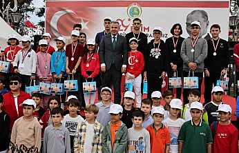 Cumhuriyet coşkusu 'İzmir Zekâ Oyunları Projesi! ile taçlandı