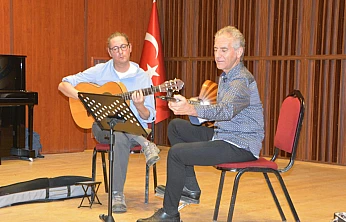 EÜ Konservatuarında 'Flamenko Gitar' dinletisi müziğe yolculuk sundu