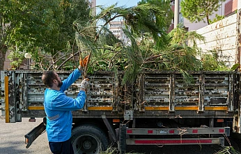 Gaziemir Belediyesi'nden temiz kent uygulaması: Bahçe atıkları randevulu sistemle toplanıyor